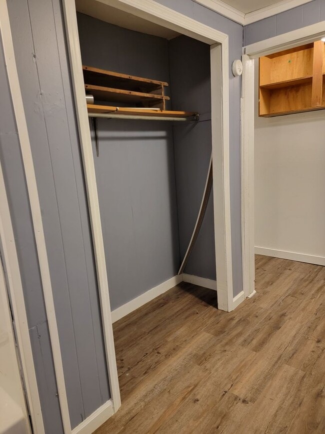 Building Photo - 2 bedroom home!  Only $825.00 plus utilities