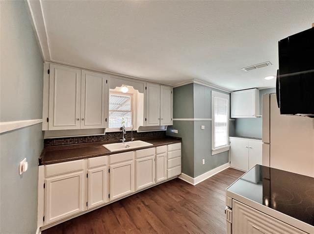 Building Photo - 713 Spring St