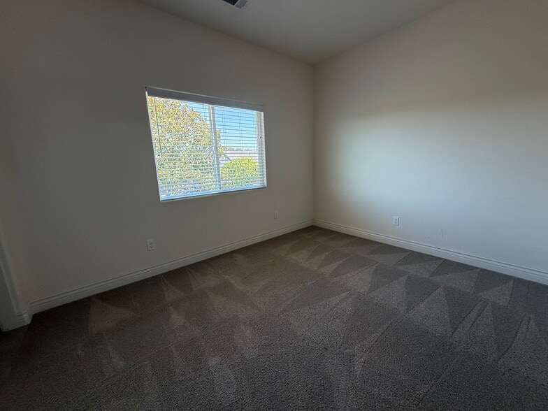 Building Photo - 168 Ralph Beck Ln