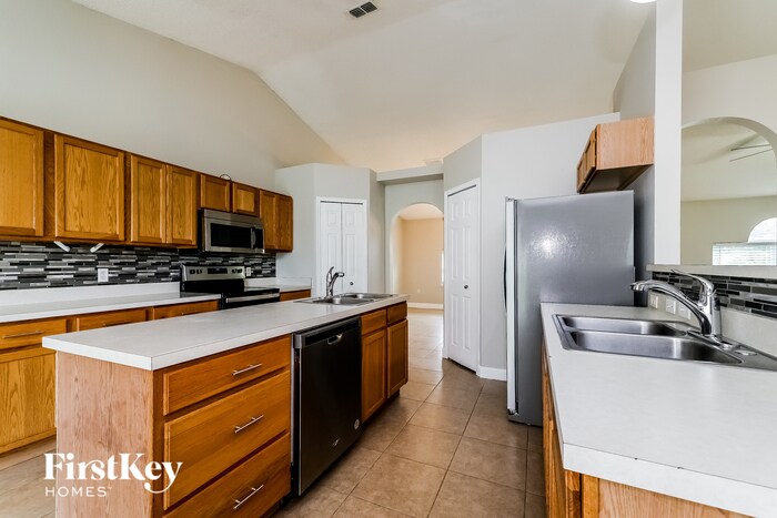 Building Photo - 129 Aurora Ln