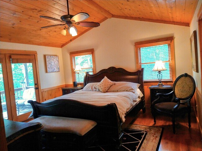 Building Photo - 386 Arbor Dr