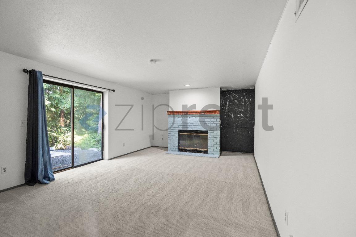 Building Photo - Unit