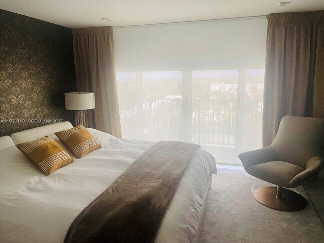 Building Photo - 881 Ocean Dr