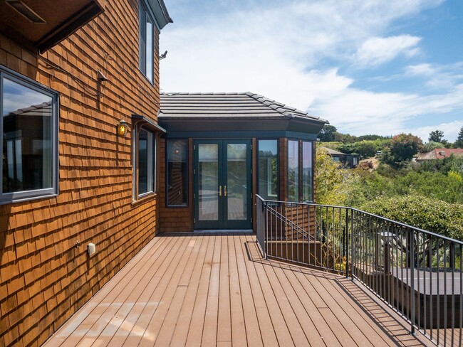 Building Photo - 27 Meadow Hill Dr