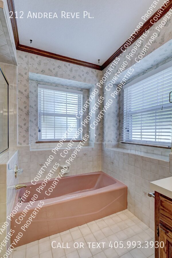 Building Photo - 212 Andrea Reve Pl