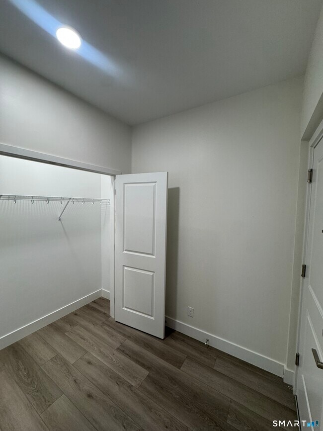 Building Photo - 414 Berlin Tpke