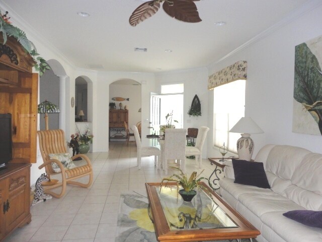 Building Photo - NEW PRICE!! 2BD/2BA/2CG VILLA