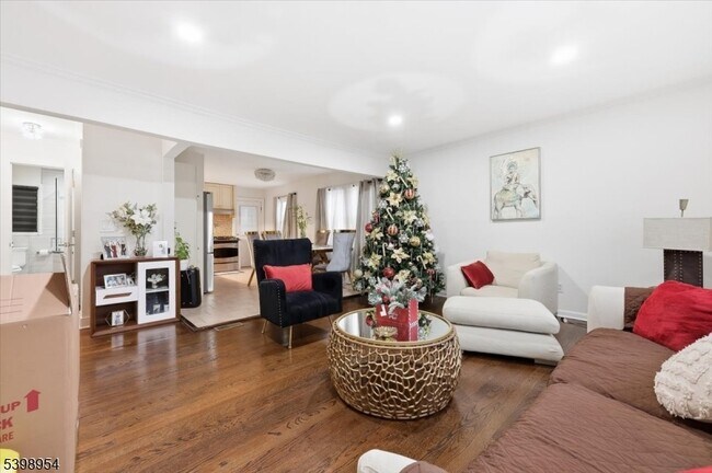 Building Photo - 67 Norwood Ave