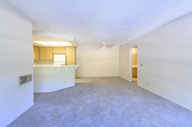 Building Photo - 12590 Carmel Creek Rd