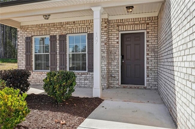 Building Photo - 516 College Dr