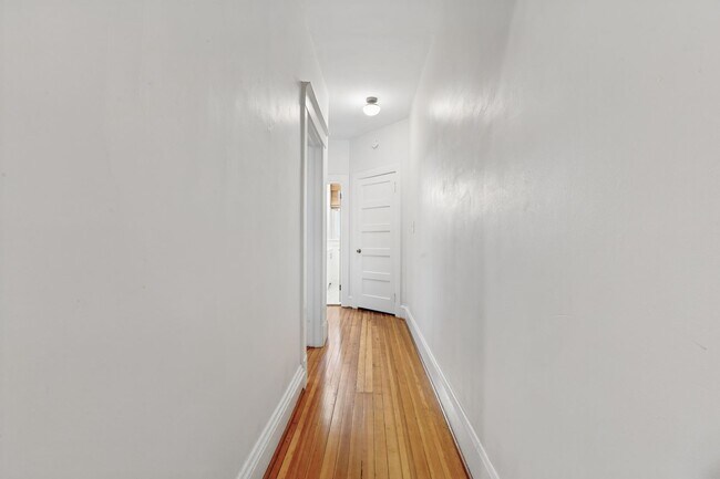 Building Photo - Beautiful Ghent Condo for Rent !
