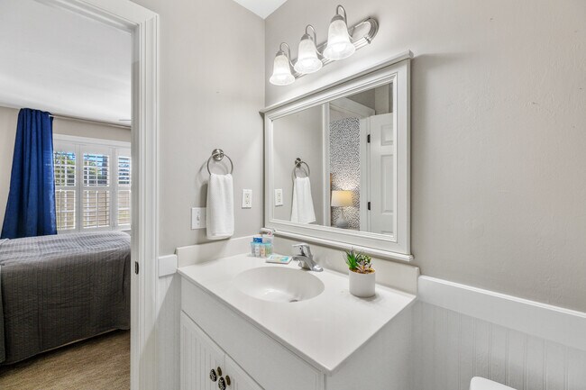 Building Photo - 2665 Breton Ridge Dr