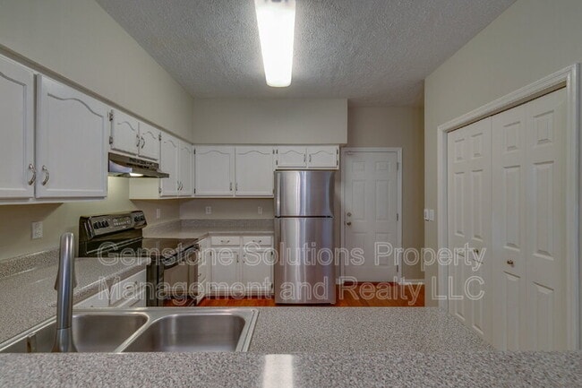 Building Photo - 55 Banwell Park