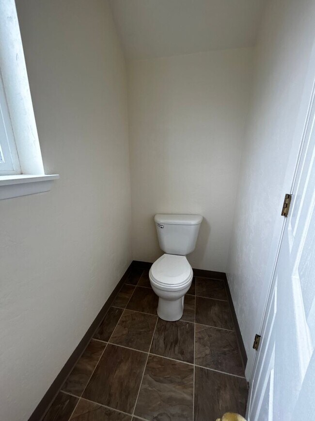 Building Photo - 858s9