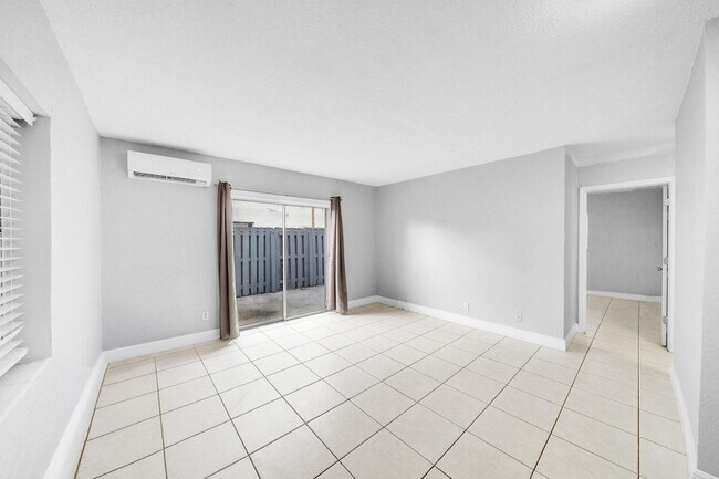 Building Photo - 626 SW 14th Ave