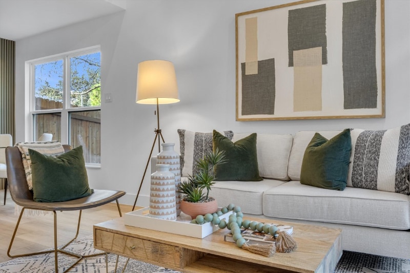 Building Photo - 1904 Albury Cove