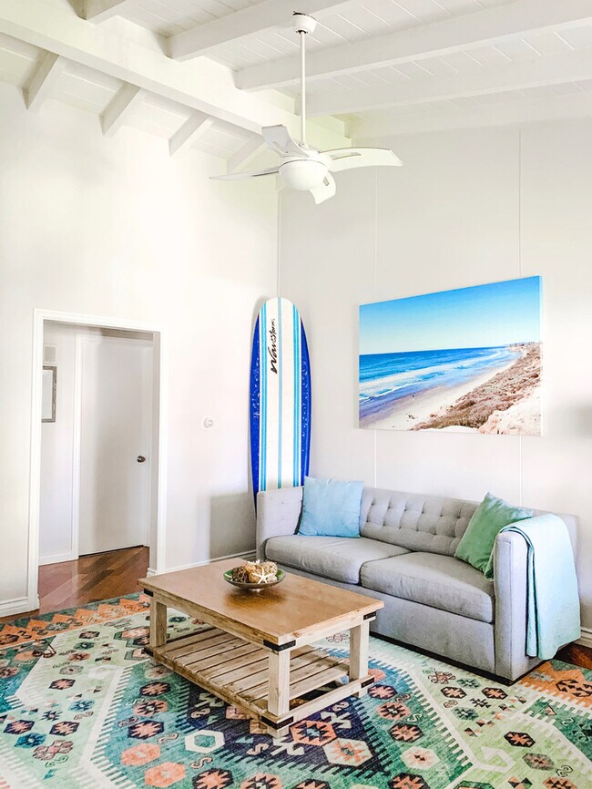 Building Photo - 3080 Lincoln St