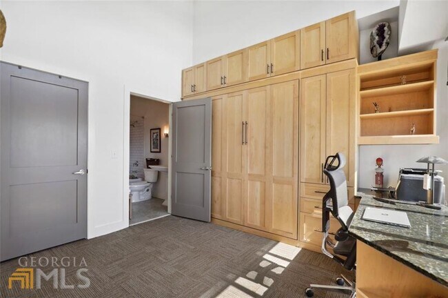 Building Photo - 1100 Howell Mill Rd NW