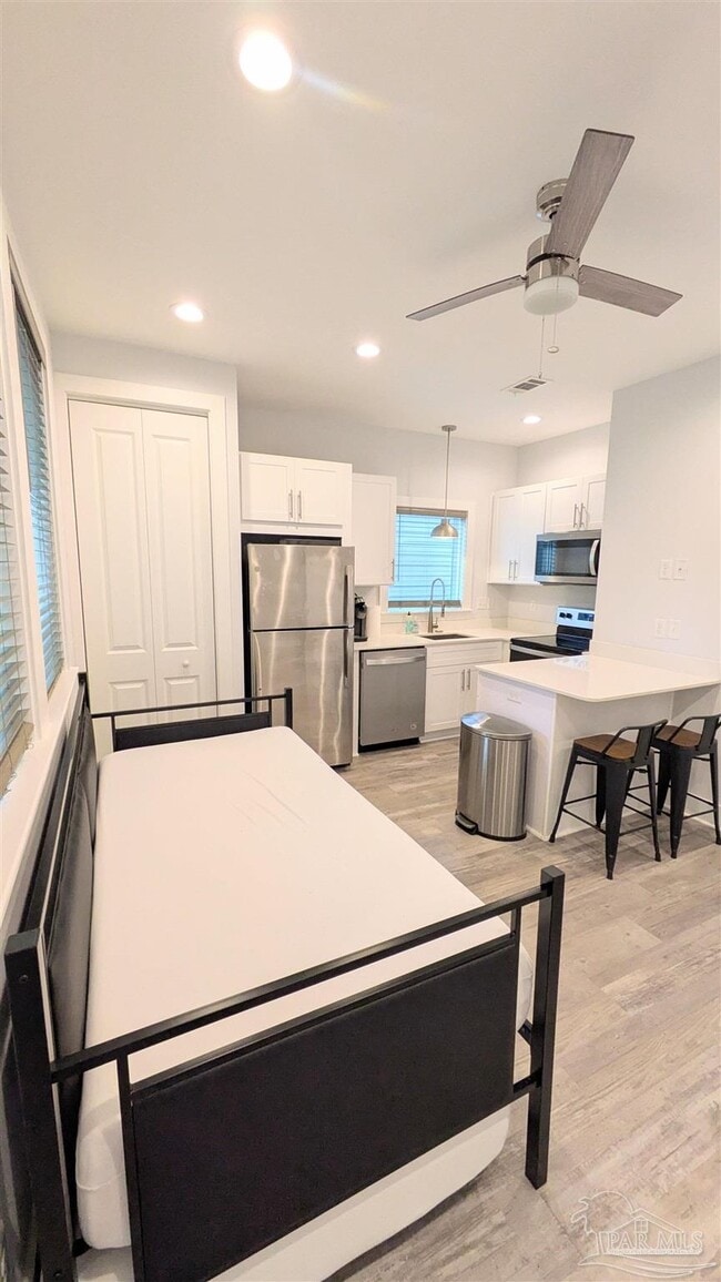 Building Photo - 379 S Clubbs St