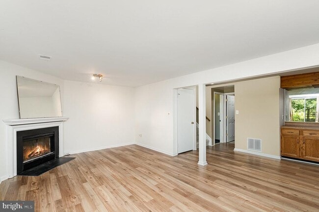 Building Photo - 6580 Lochleigh Ct