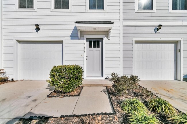 Building Photo - 1226 Tice Ln