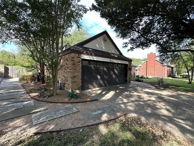 Building Photo - 2403 Braemar Cove