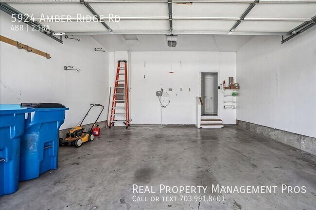 Building Photo - 5924 Amber Ridge Rd