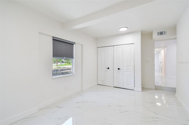 Building Photo - 4290 Neptune Dr SE