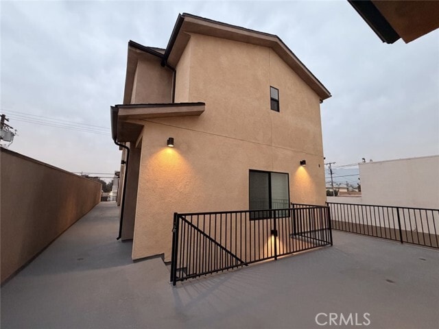 Building Photo - 511 N Azusa Ave