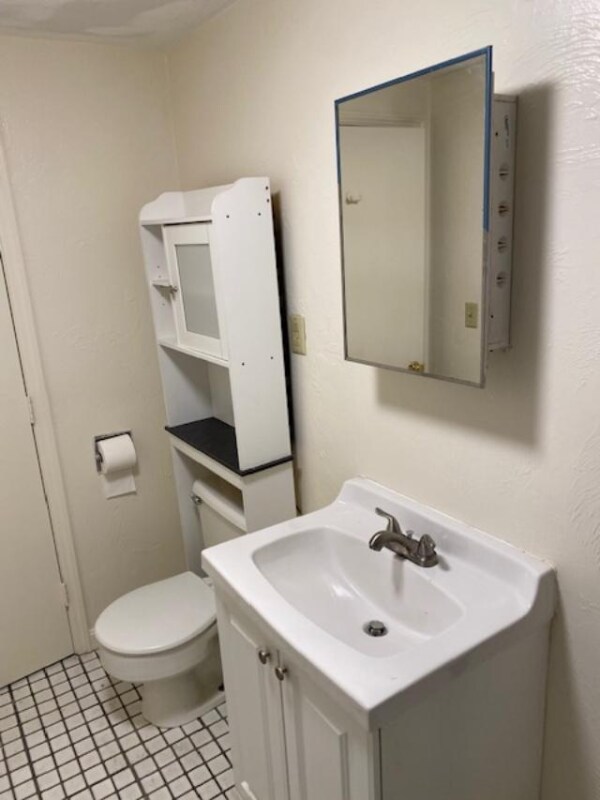 Building Photo - 101 Vine St