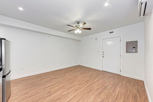 Building Photo - Park Avenue 102