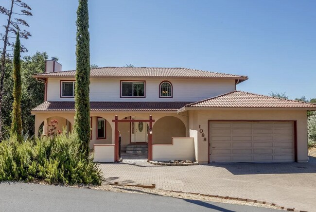 Building Photo - 1088 Palomino Rd