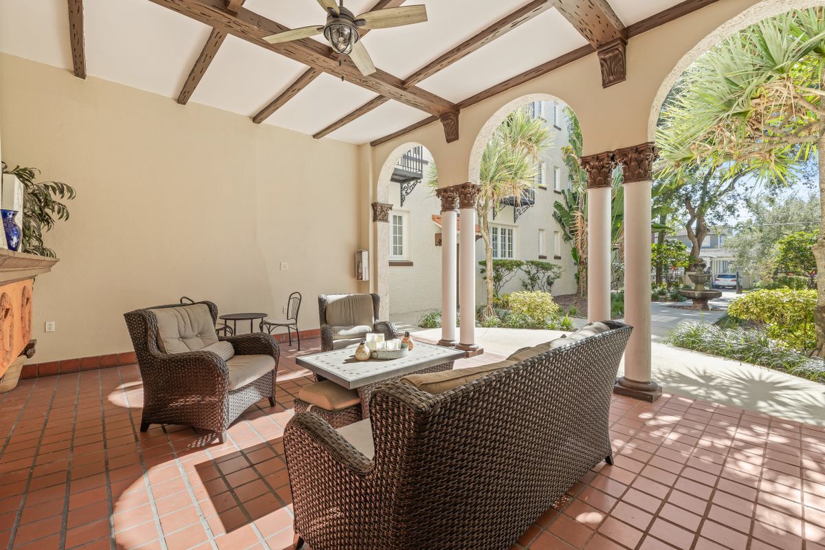 Building Photo - 2117 W DEKLE, L-2