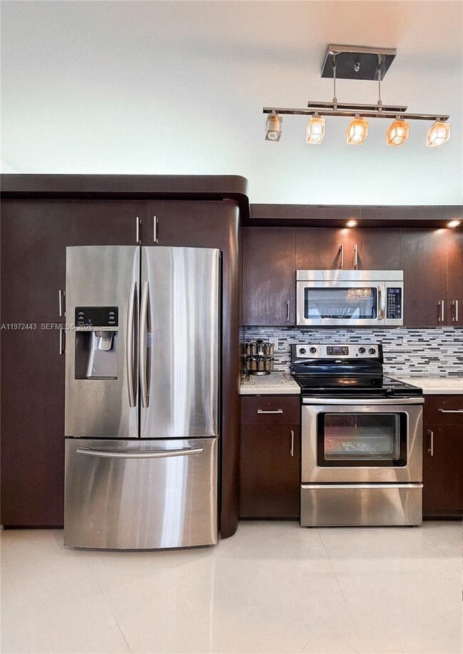 Building Photo - 2780 NE 183rd St