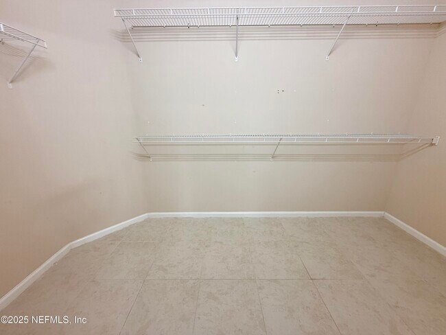 Building Photo - 14793 Falling Waters Dr
