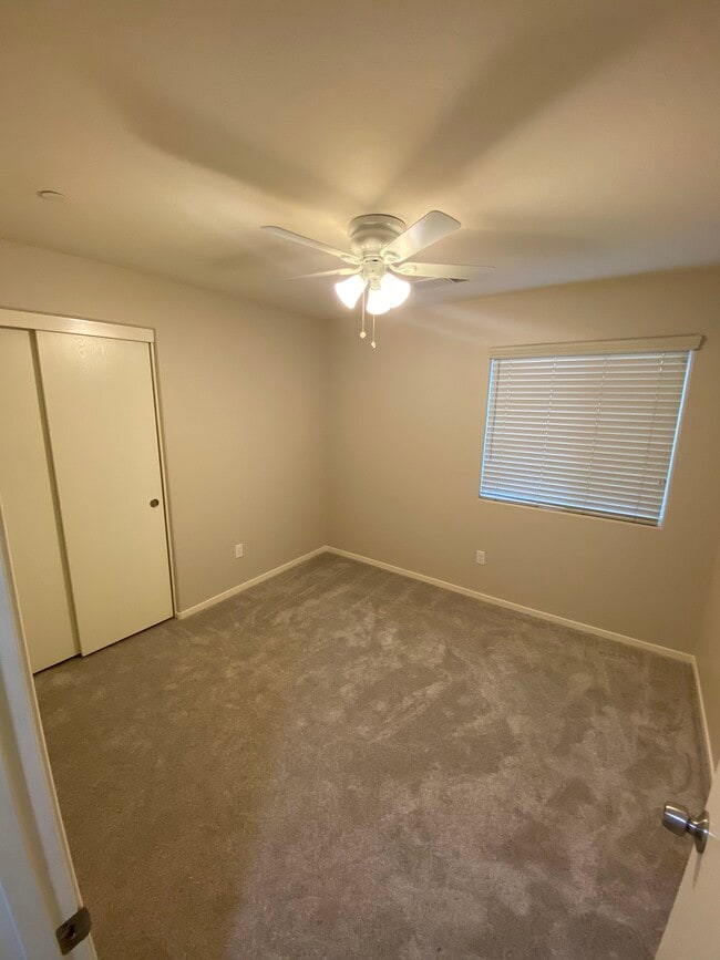 Building Photo - 450 Topanga Ct
