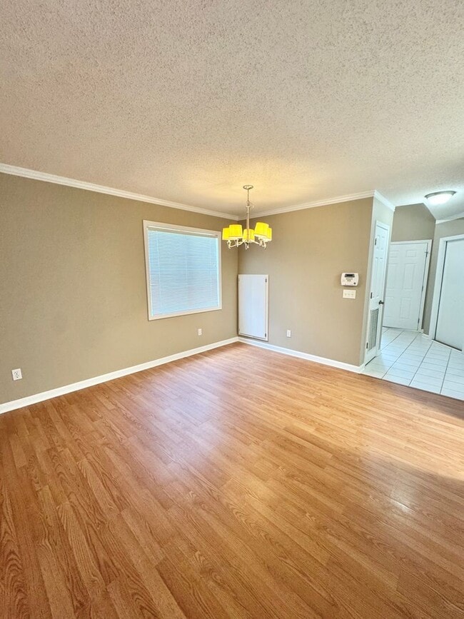 Building Photo - 211 Woodrun Dr