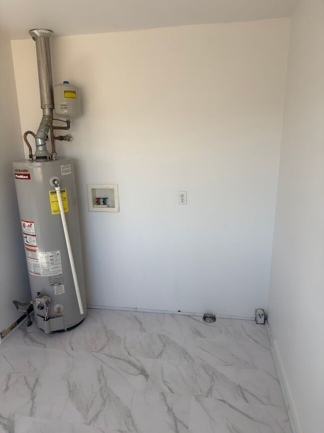 Building Photo - Remodeled 3 Bed 1 Bath Home Close to Downtown Grand Junction