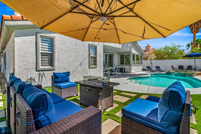 Building Photo - 79535 Dandelion Dr