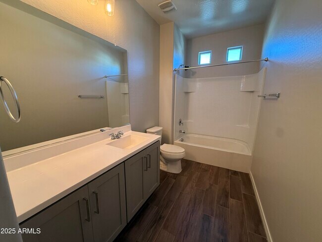 Building Photo - 9811 E Palladium Dr