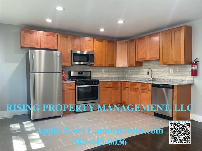 Building Photo - Renovated 5 Bedroom 2.5 Bathroom home in t...