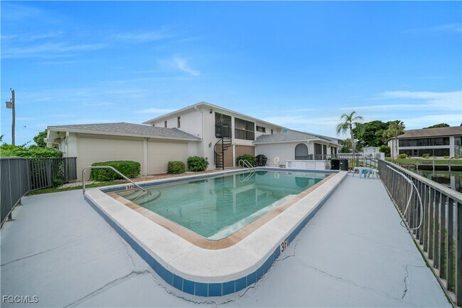 Building Photo - 1011 SE 40th St