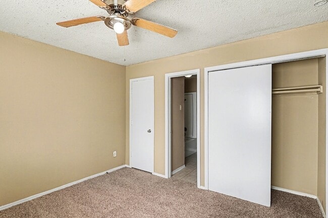 Building Photo - 10328 Chelmsford Dr