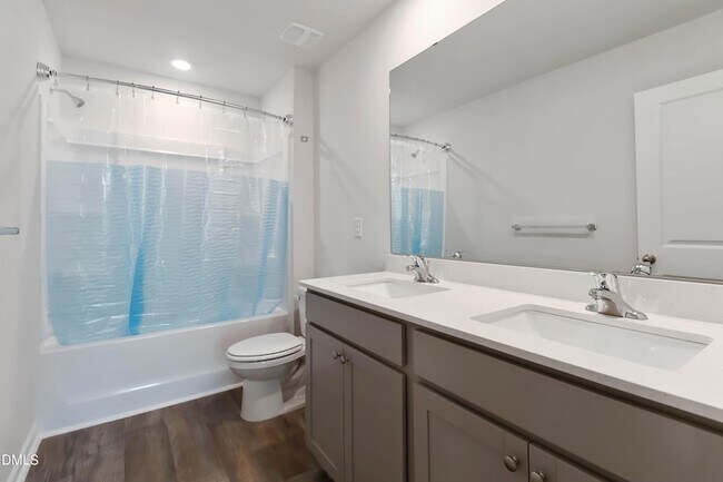 Building Photo - 258 Palm Dr