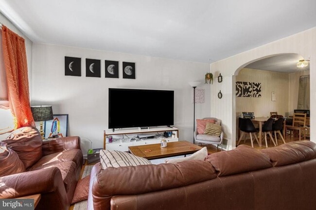 Building Photo - 3048 Miller St