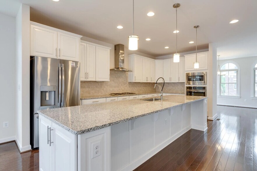 kitchen - 7200 Holywell Lane