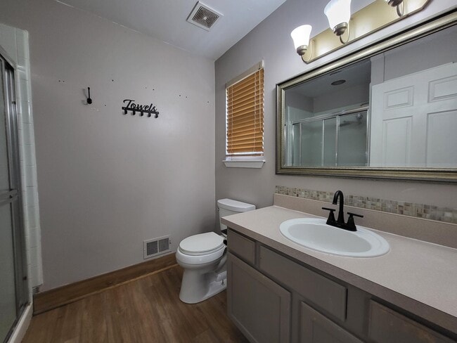 Building Photo - 7851 Thornhill Dr