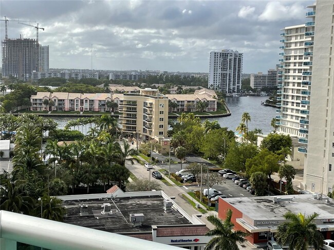 Building Photo - 3901 S Ocean Dr