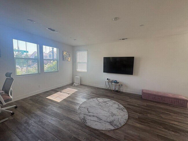 Building Photo - 1839 Yellowwood Ave