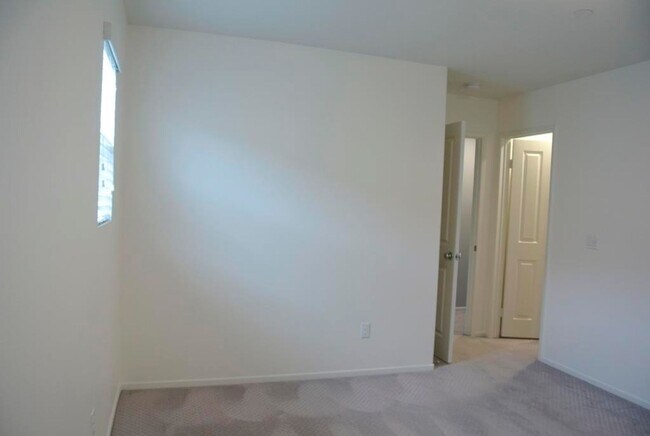 Building Photo - 347 Campolina Ct